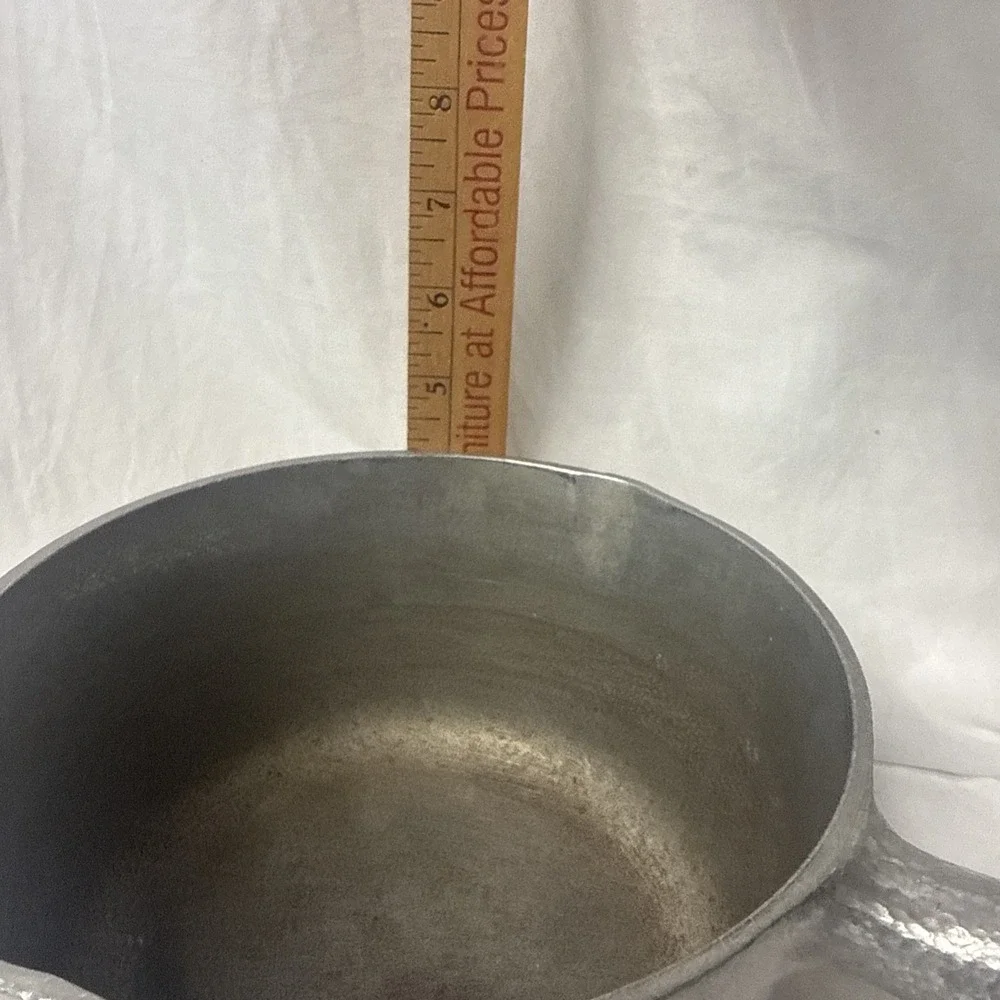 Vintage Club Aluminum Hammercraft 2-3 Qt Saucepan w Lid Wood Handle Mid Century